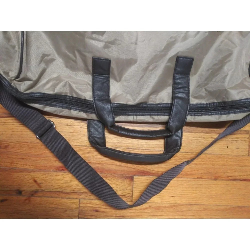 Calvin Klein Duffle Duffel Bag beige brown Weekend Gym Flight Travel 21.5